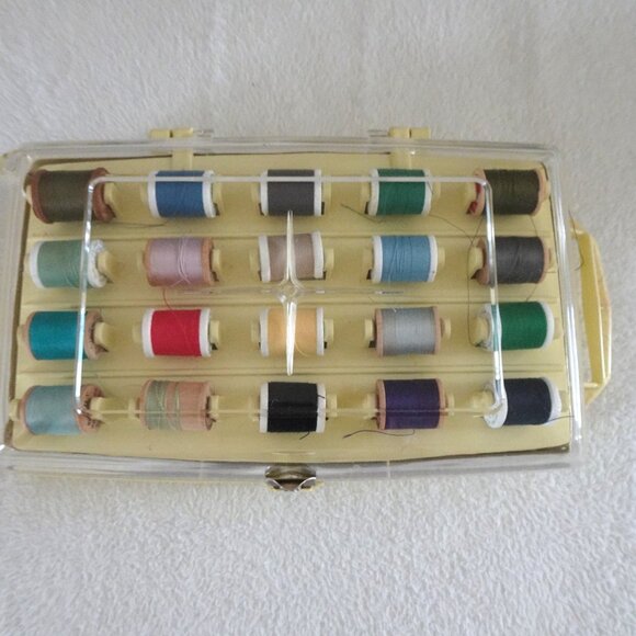 MCM Sewing Box Filled With VTG Thread & Notions William Thomas Plastic Latched - Picture 3 of 11